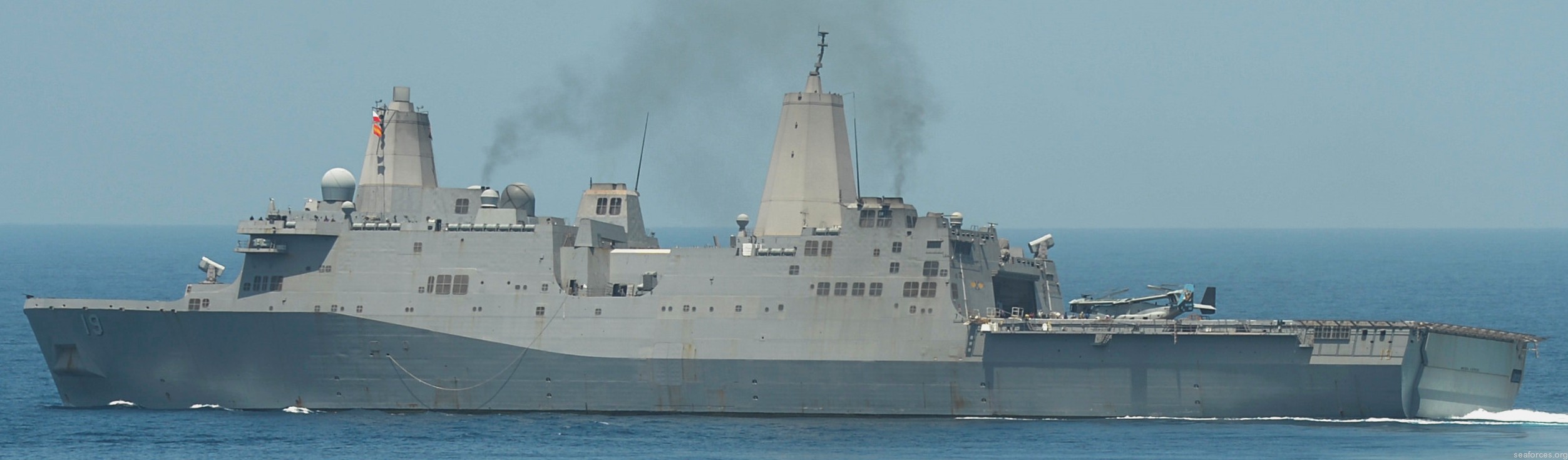 lpd-19 uss mesa verde san antonio class amphibious transport dock 27 arabian sea