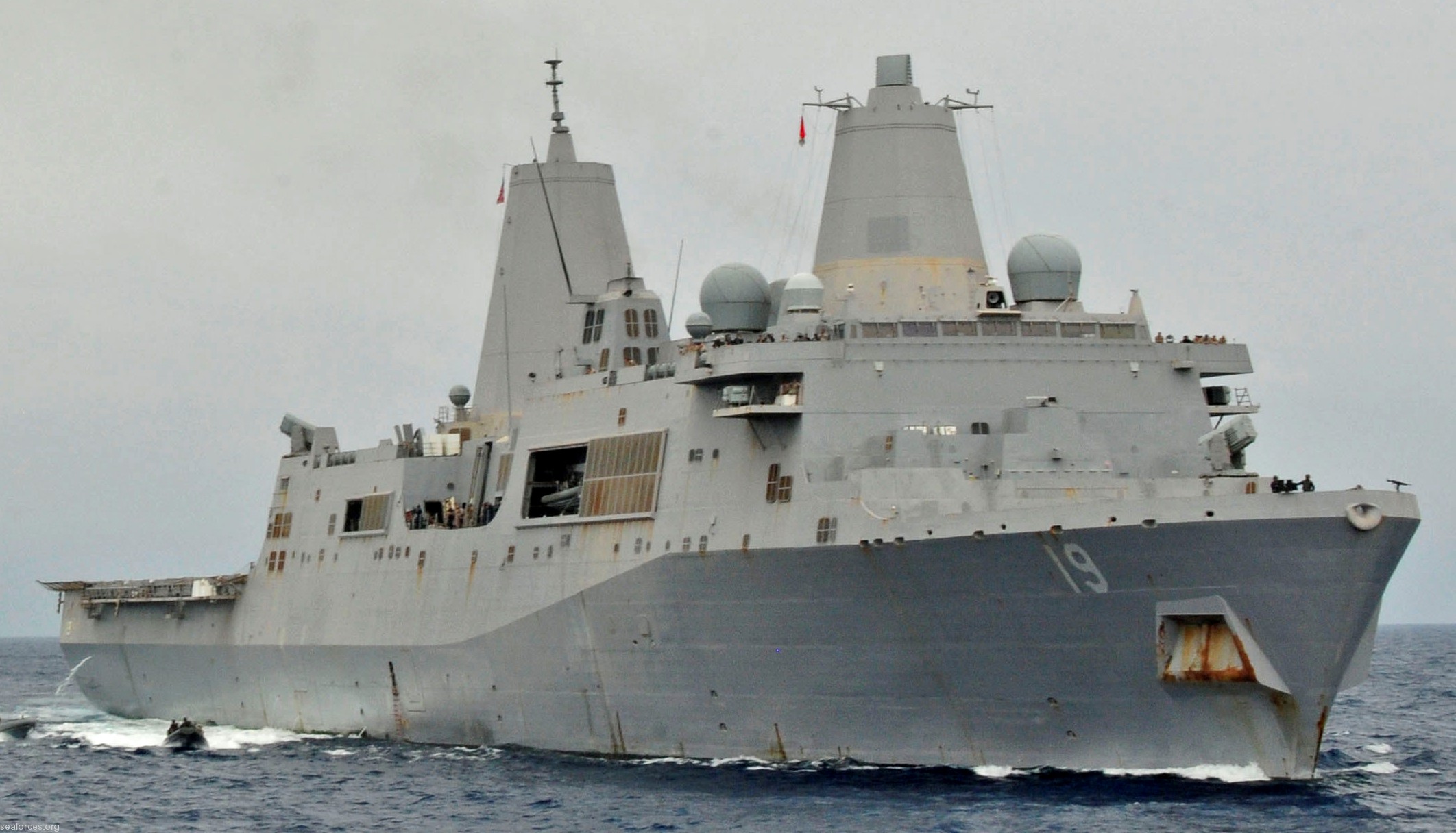 lpd-19 uss mesa verde san antonio class amphibious transport dock 41 mediterranean sea