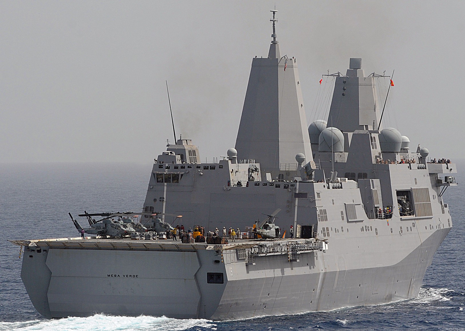 lpd-19 uss mesa verde san antonio class amphibious transport dock 48