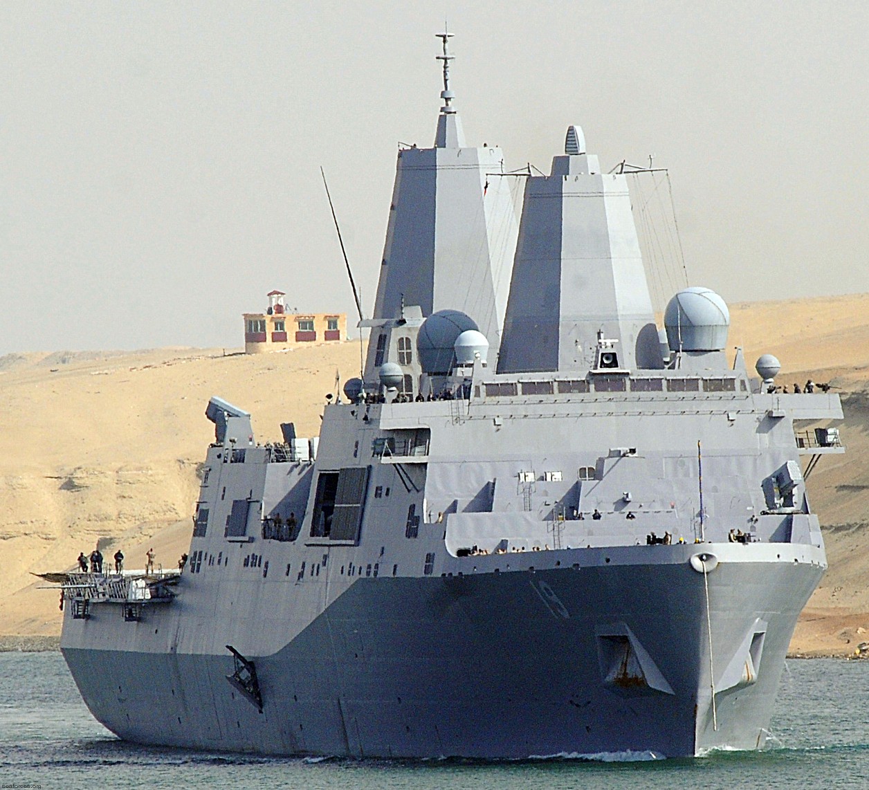 lpd-19 uss mesa verde san antonio class amphibious transport dock 50 suez canal