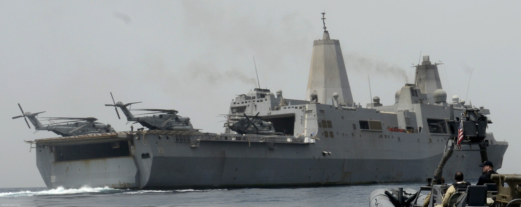 lpd-19 uss mesa verde san antonio class amphibious transport dock 67