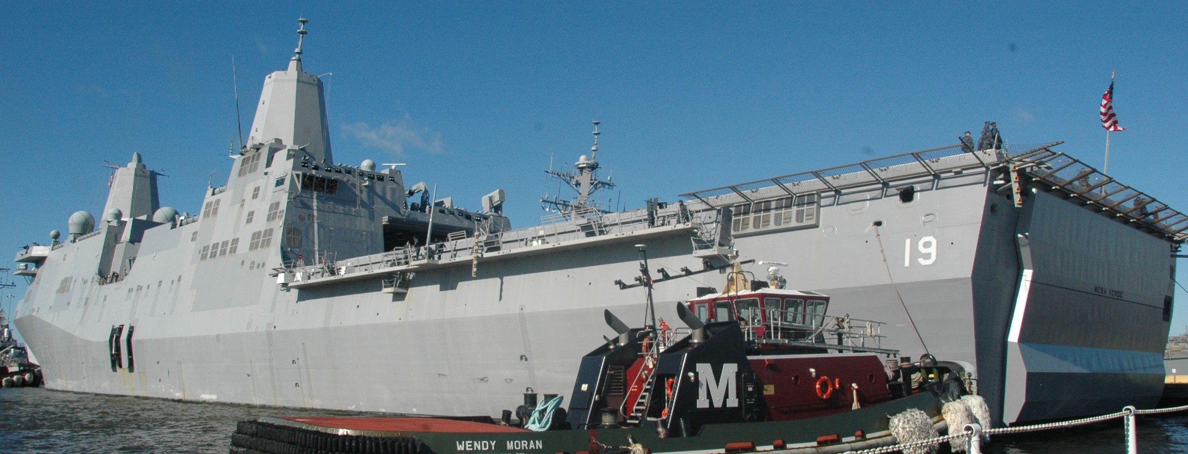 lpd-19 uss mesa verde san antonio class amphibious transport dock landing ship us navy naval station norfolk 78