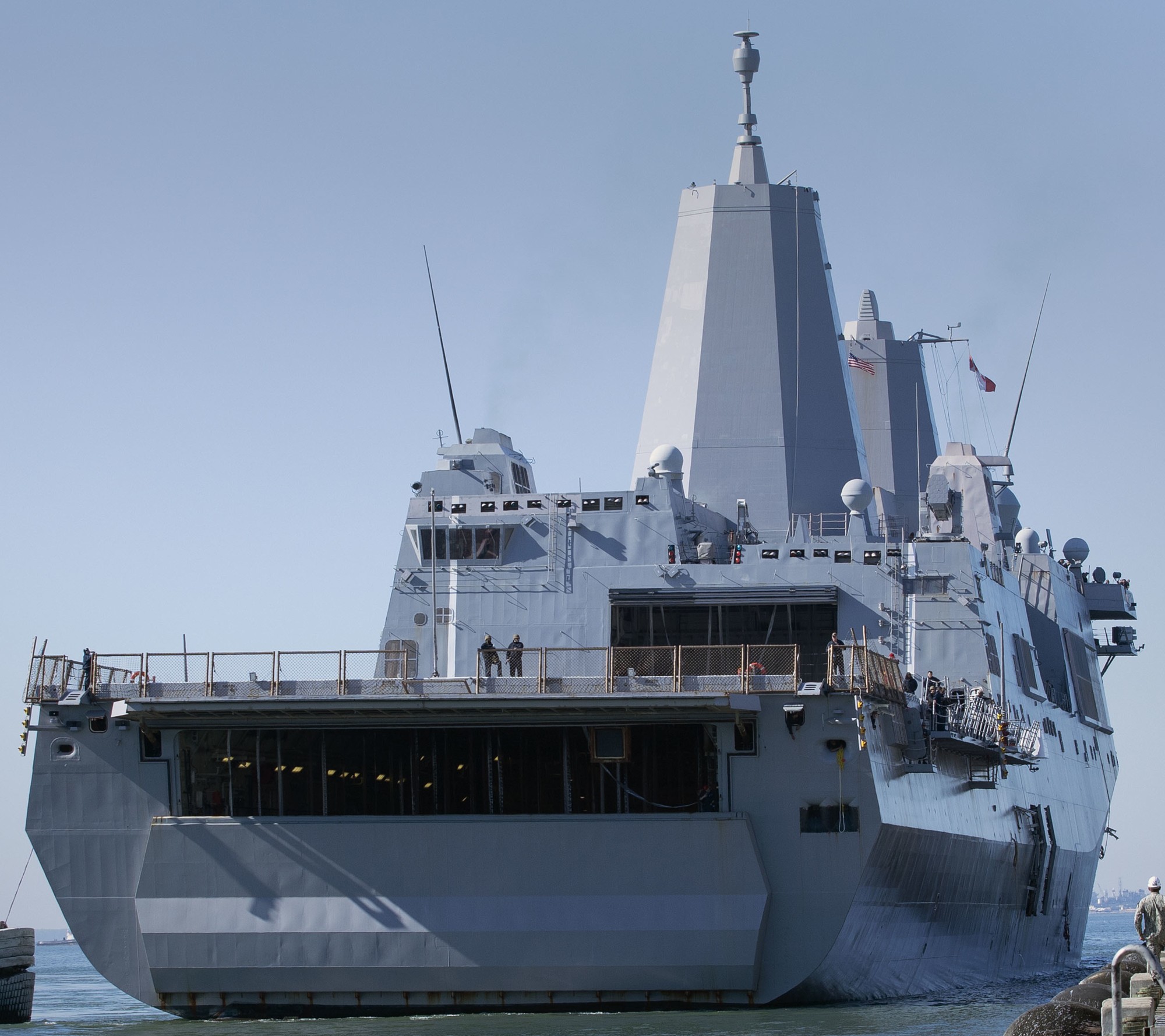 lpd-19 uss mesa verde san antonio class amphibious transport dock landing ship us navy naval station norfolk virginia 82