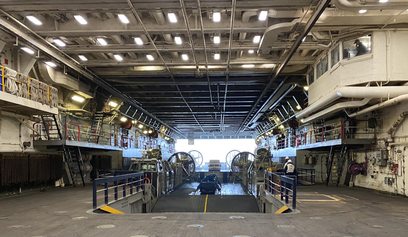 lpd-19 uss mesa verde san antonio class amphibious transport dock landing ship us navy well deck inside 84