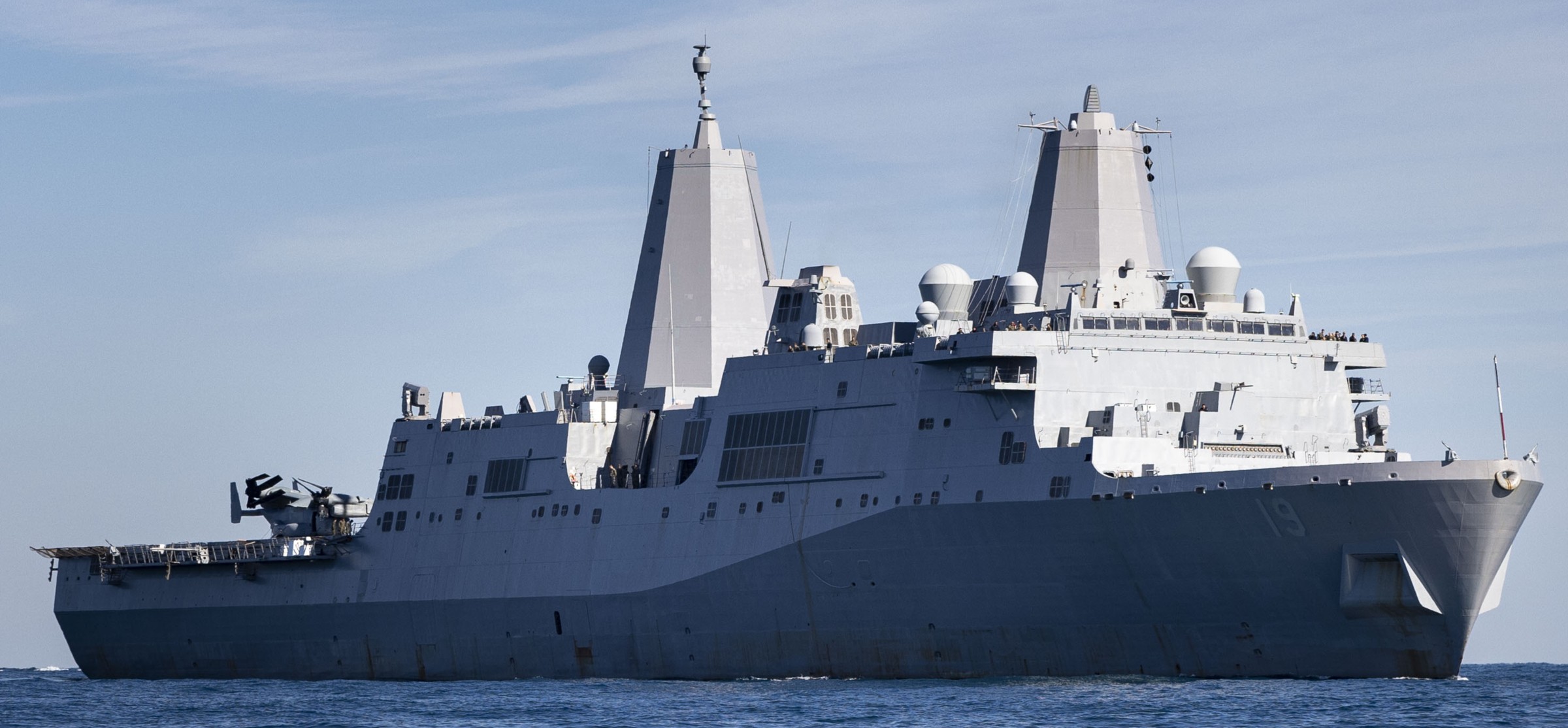 lpd-19 uss mesa verde san antonio class amphibious transport dock landing ship us navy atlantic ocean 85