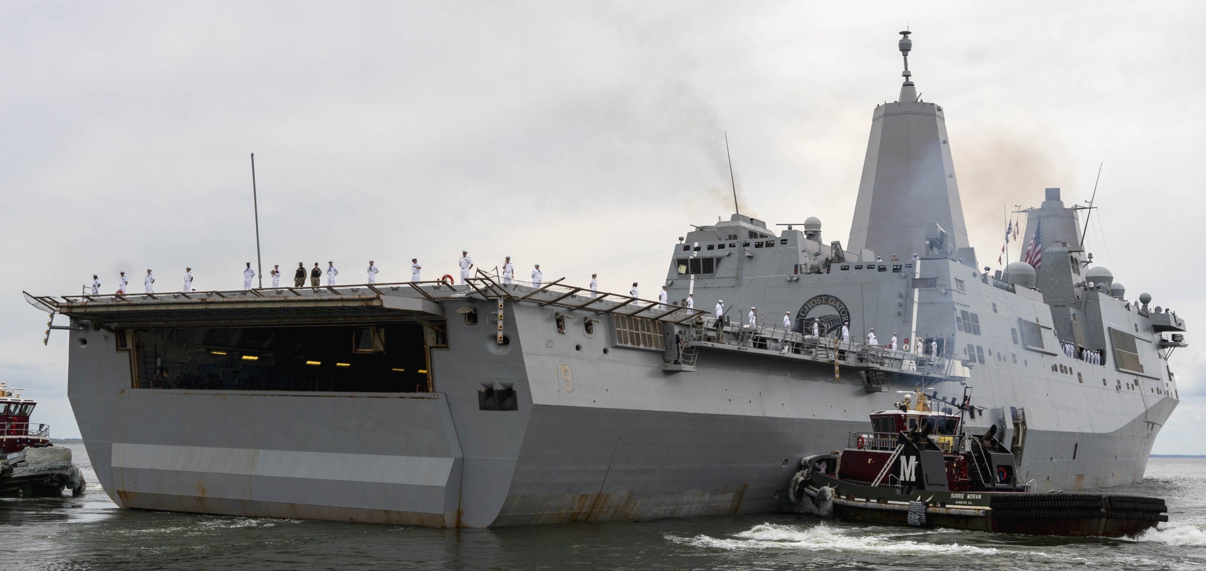 lpd-19 uss mesa verde san antonio class amphibious transport dock landing ship us navy norfolk naval station 88