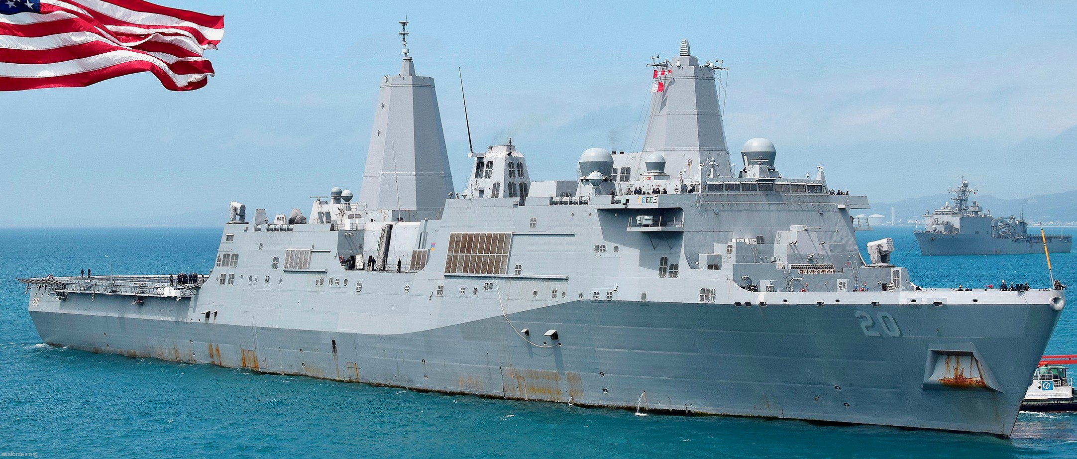 lpd-20 uss green bay san antonio class amphibious transport dock landing ship 06 white beach naval facility okinawa