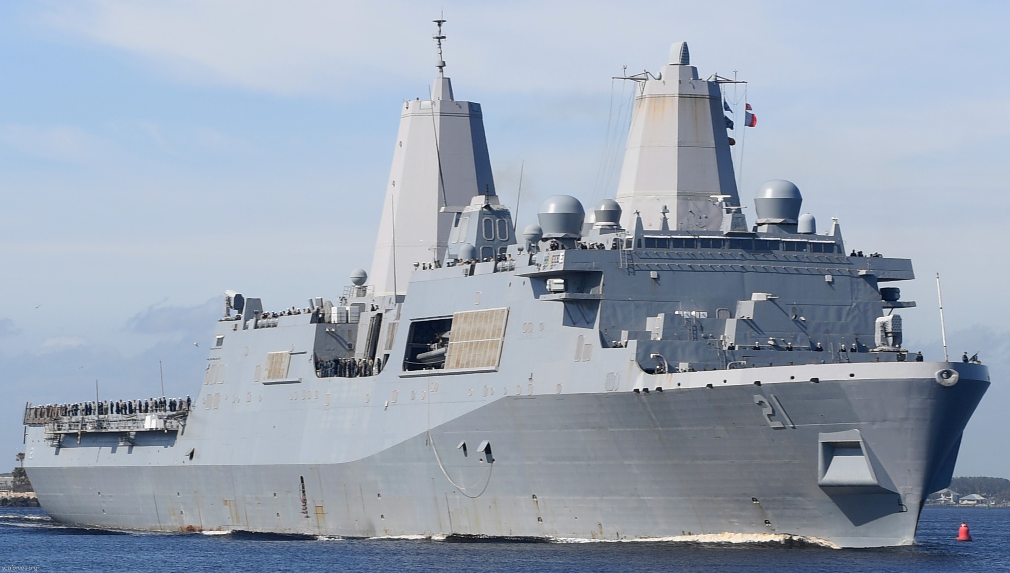 lpd-21 uss new york san antonio class amphibious transport dock ship navy 10 naval station mayport florida