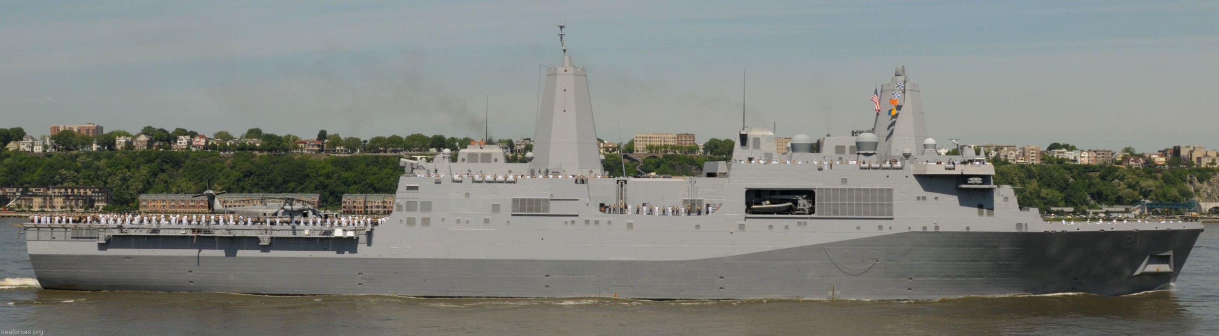 lpd-21 uss new york san antonio class amphibious transport dock ship navy 68 fleet week