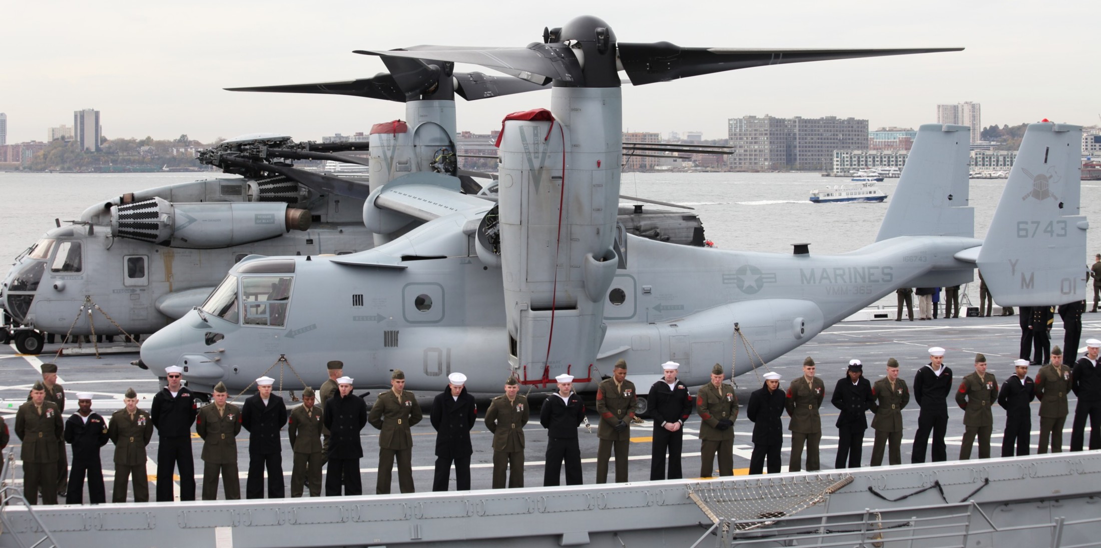 lpd-21 uss new york san antonio class amphibious transport dock ship navy 80 mv-22b osprey