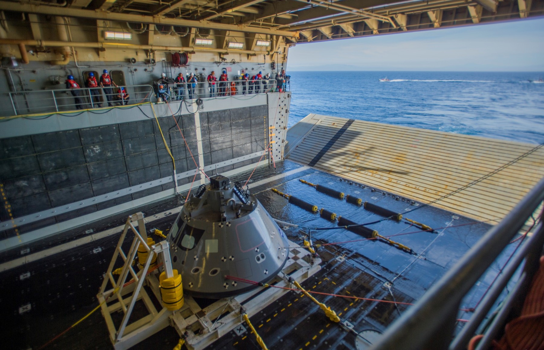 lpd-23 uss anchorage san antonio class amphibious transport dock landing ship us navy nasa orion capsule 14