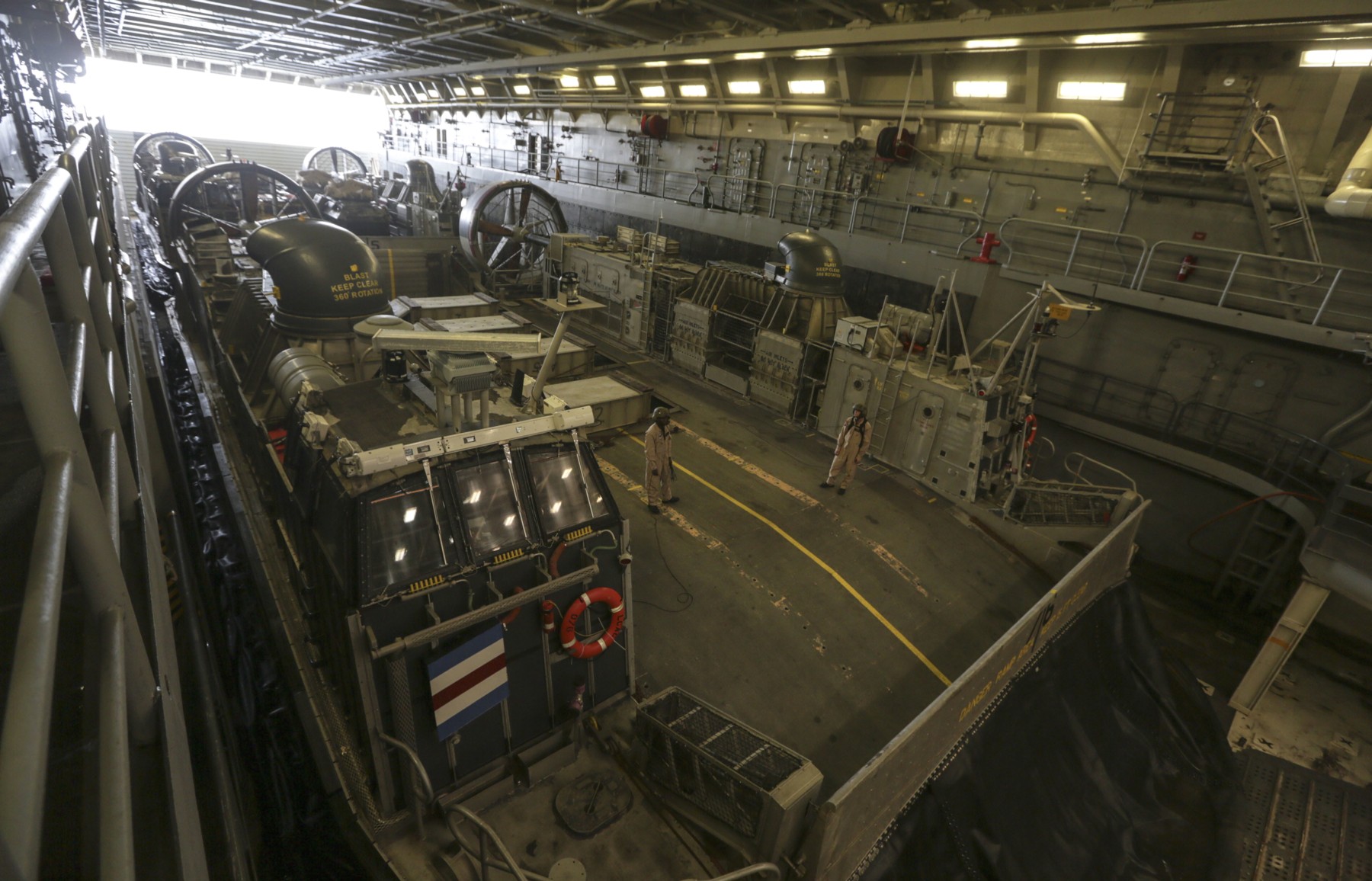 lpd-23 uss anchorage san antonio class amphibious transport dock landing ship us navy well deck lcac 96