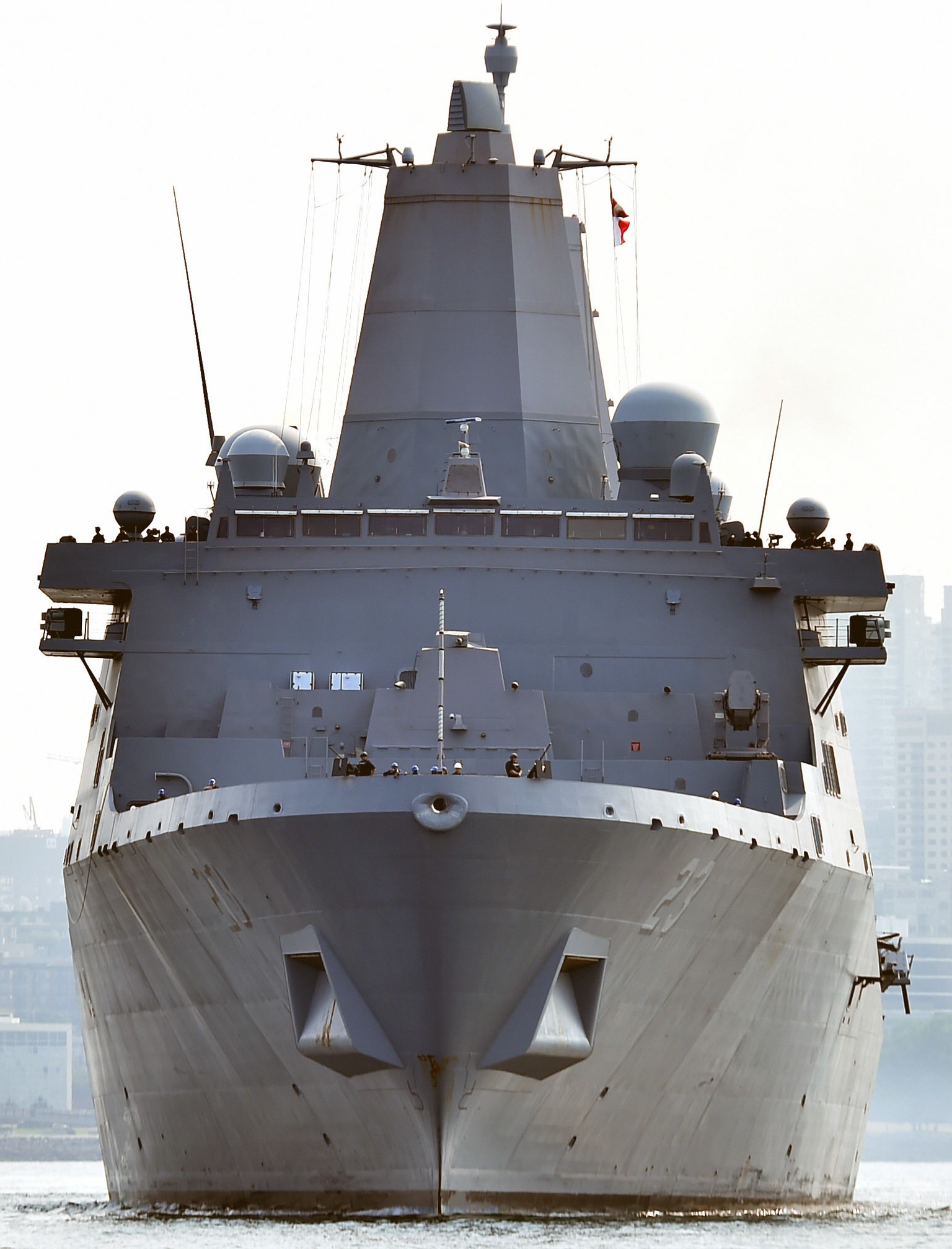 lpd-23 uss anchorage san antonio class amphibious transport dock landing ship us navy seattle seafair fleet week 102