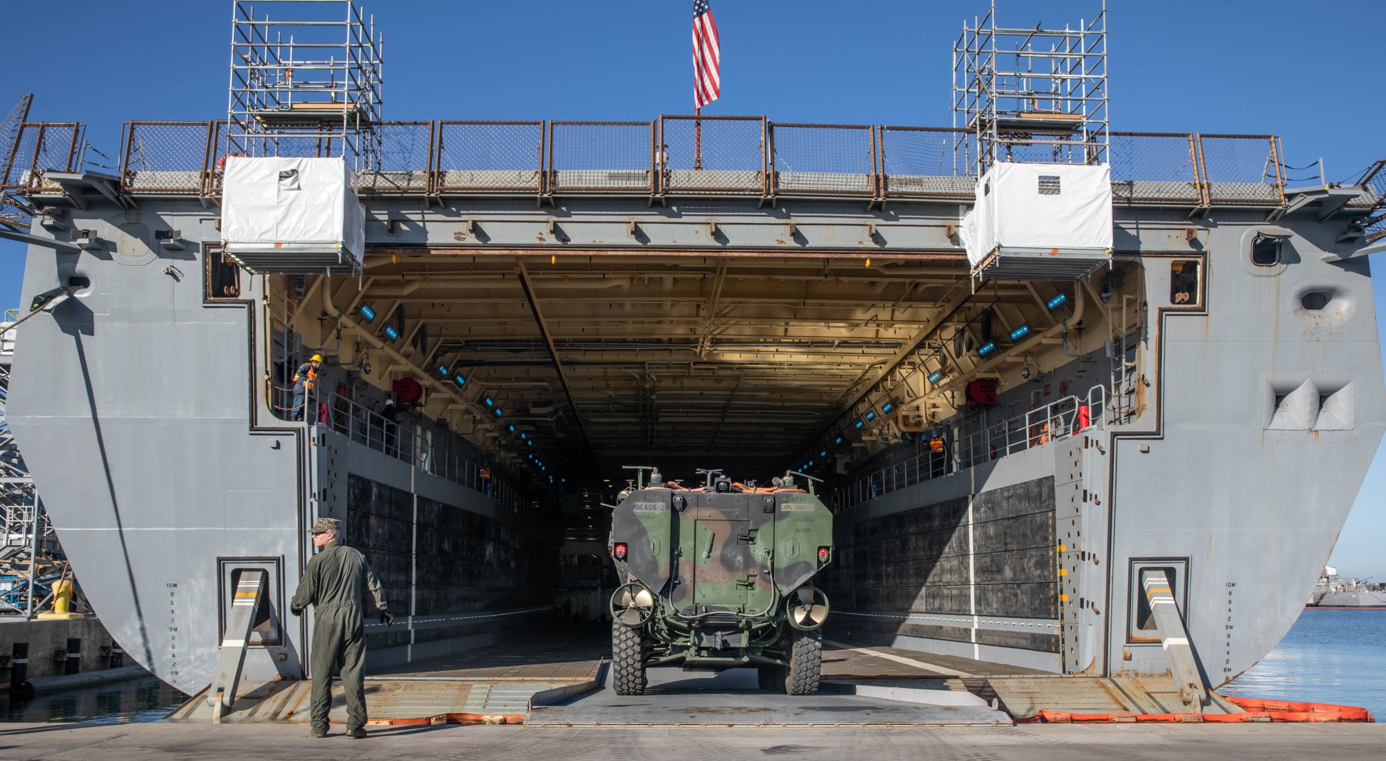 lpd-23 uss anchorage san antonio class amphibious transport dock landing ship us navy well deck acv 119