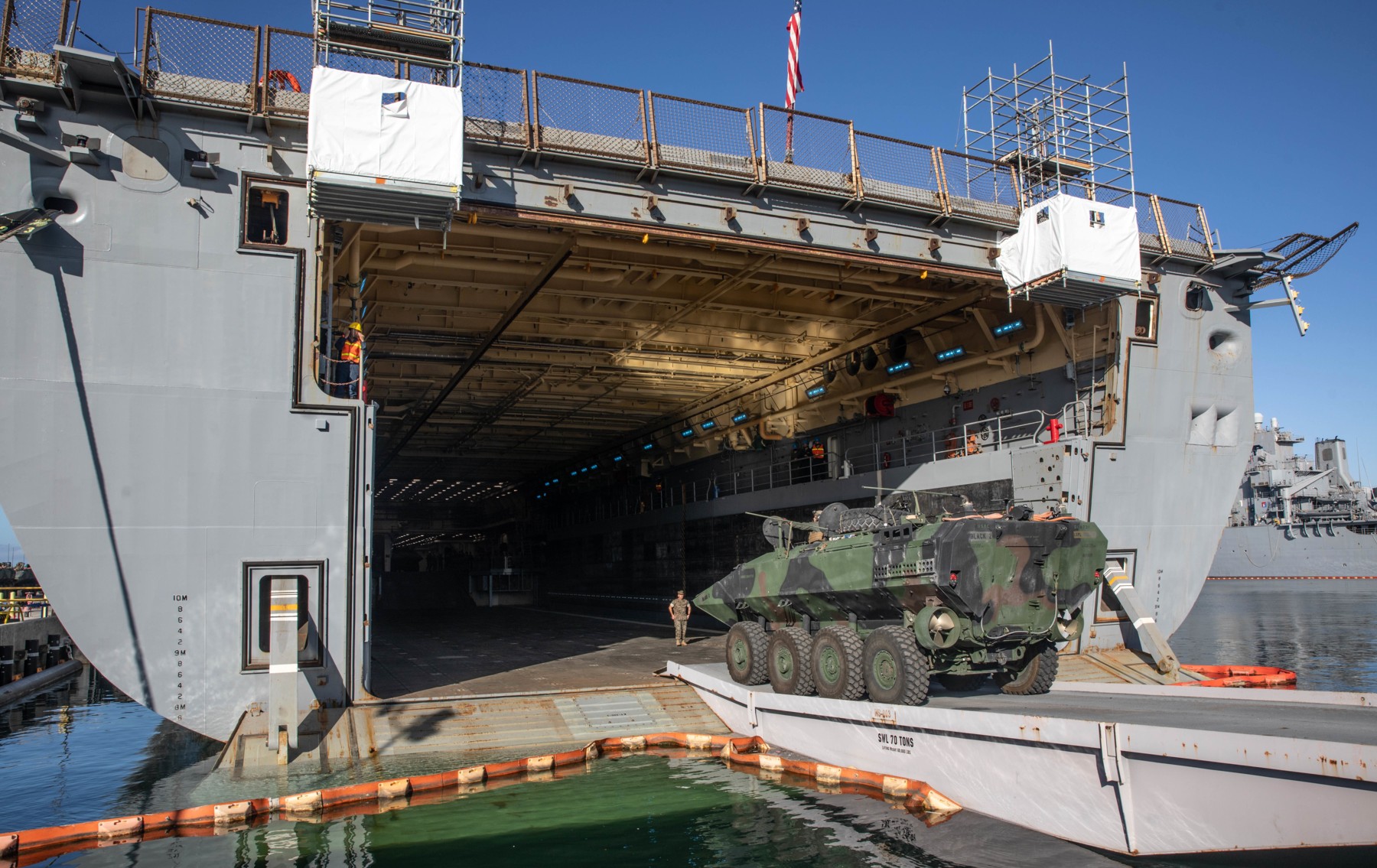 lpd-23 uss anchorage san antonio class transport dock landing ship us navy amphibious combat vehicle acv 120