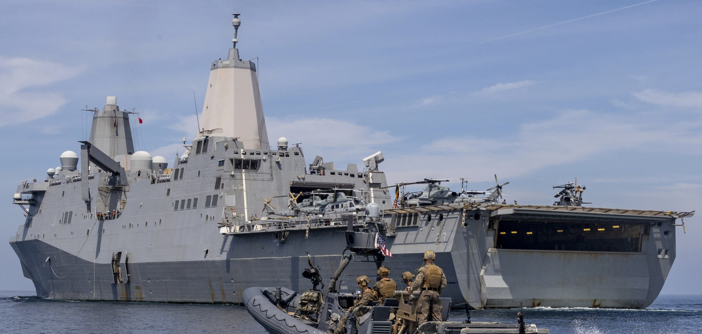 lpd-23 uss anchorage san antonio class amphibious transport dock landing ship us navy indian ocean 134