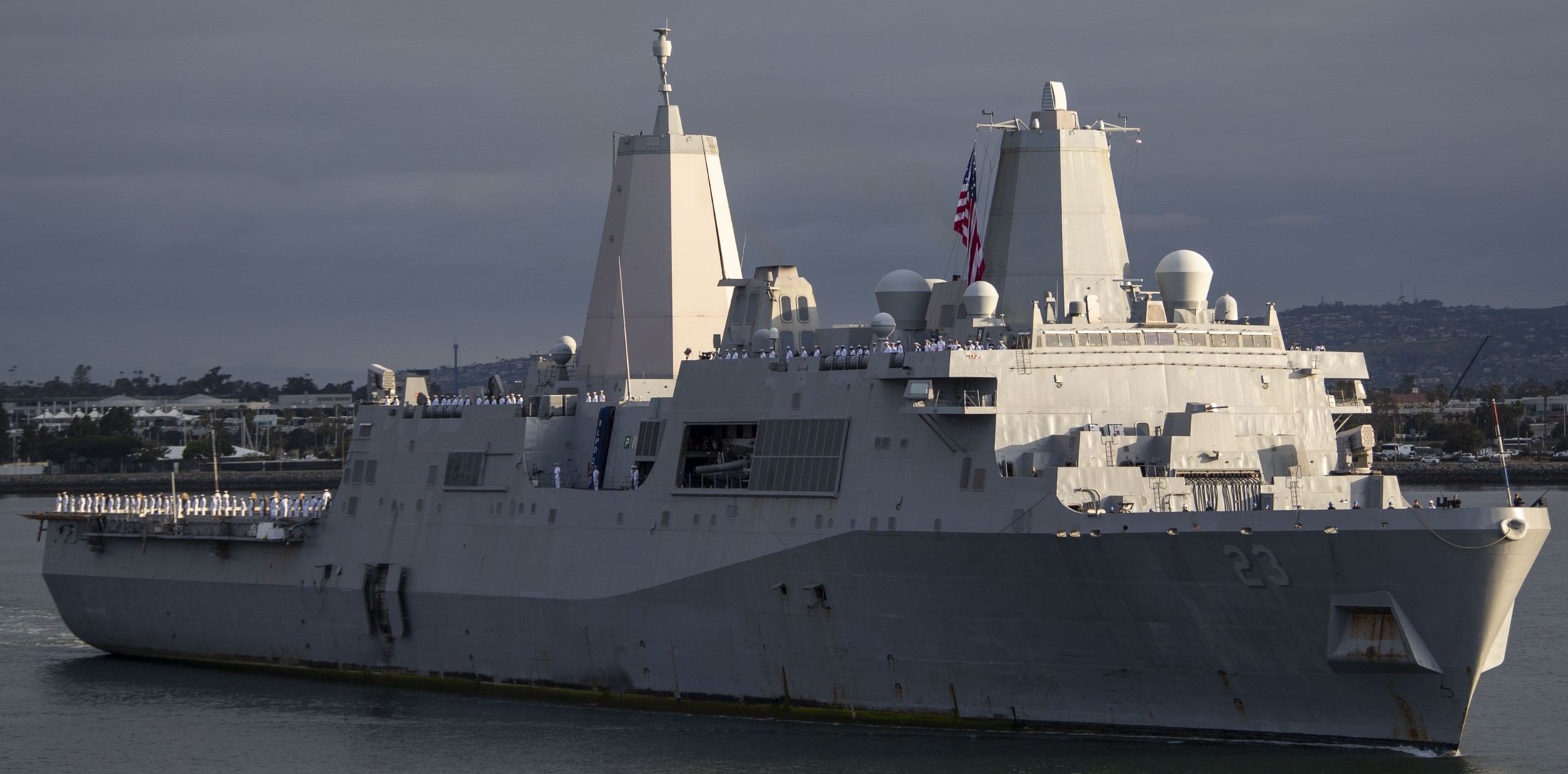 lpd-23 uss anchorage san antonio class amphibious transport dock landing ship us navy naval base san diego 140