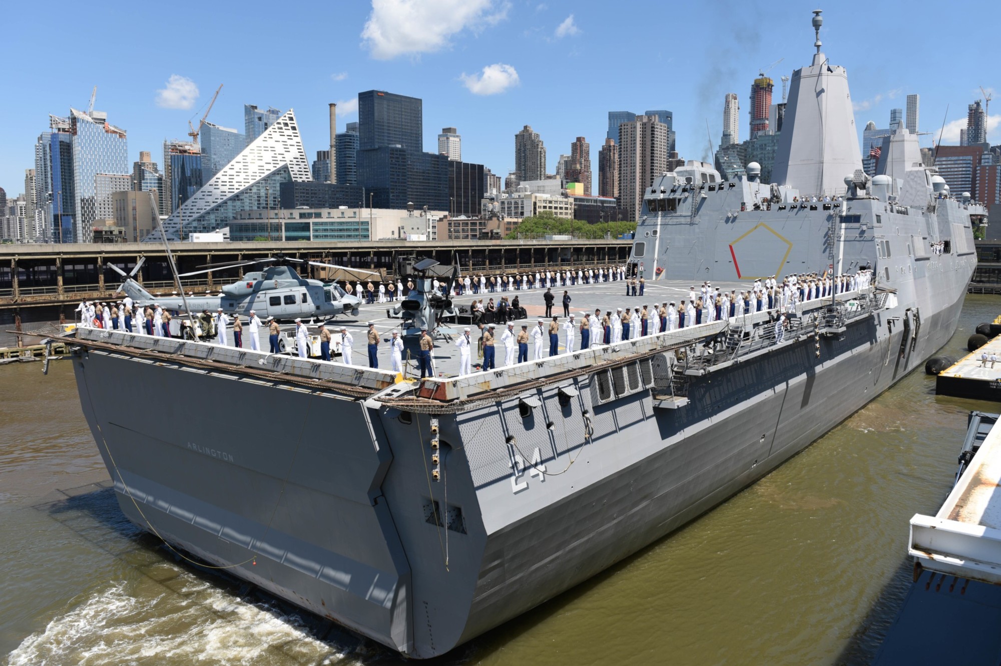 lpd-24 uss arlington san antonio class amphibious transport dock ship 17 fleet week new york 2018