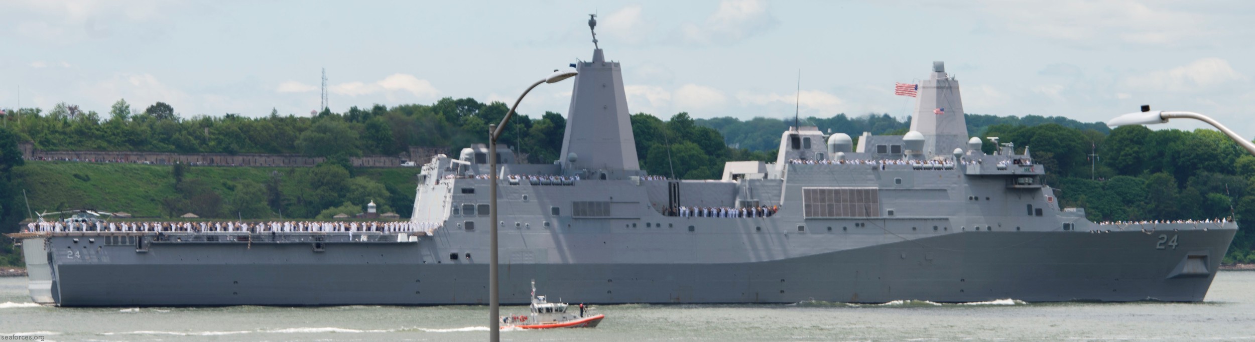 lpd-24 uss arlington san antonio class amphibious transport dock ship 18 new york