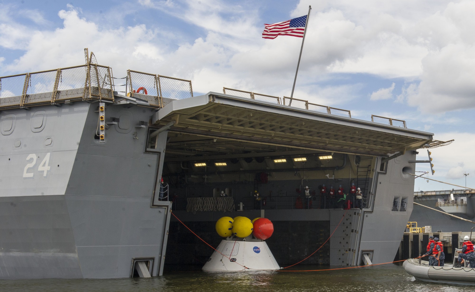 lpd-24 uss arlington amphibious transport dock landing ship us navy nasa orion capsule recovery 44