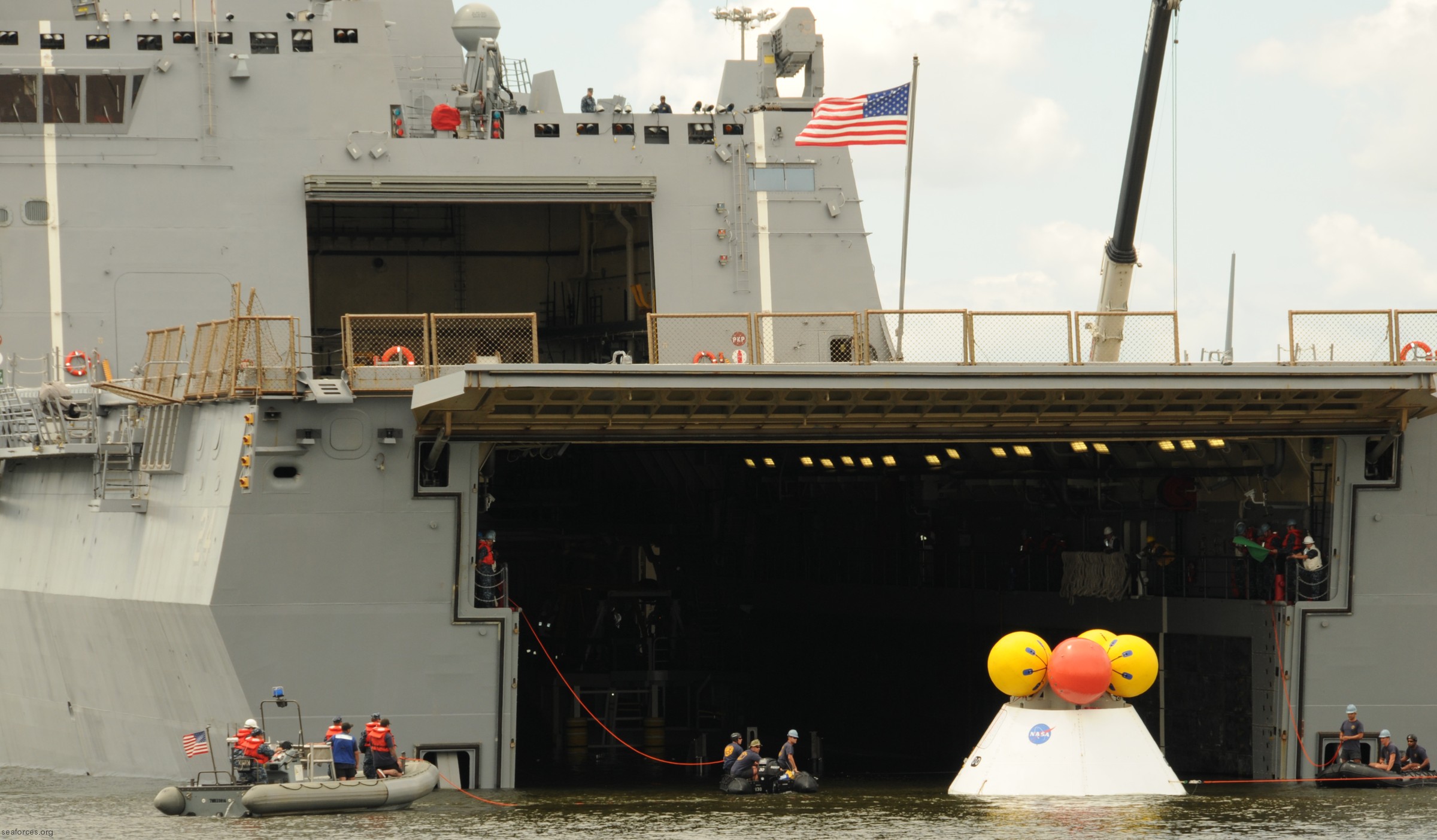 lpd-24 uss arlington san antonio class amphibious transport dock ship 47