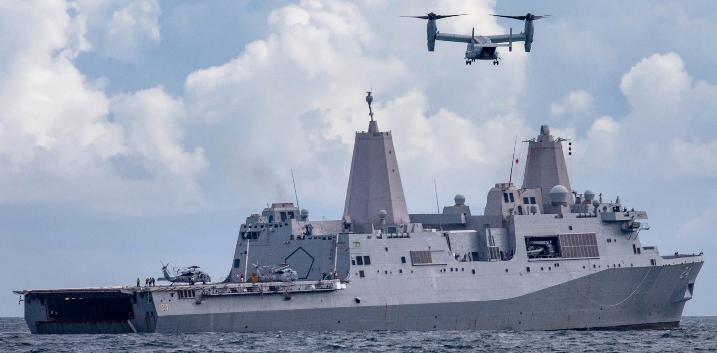 lpd-24 uss arlington amphibious transport dock landing ship us navy 110