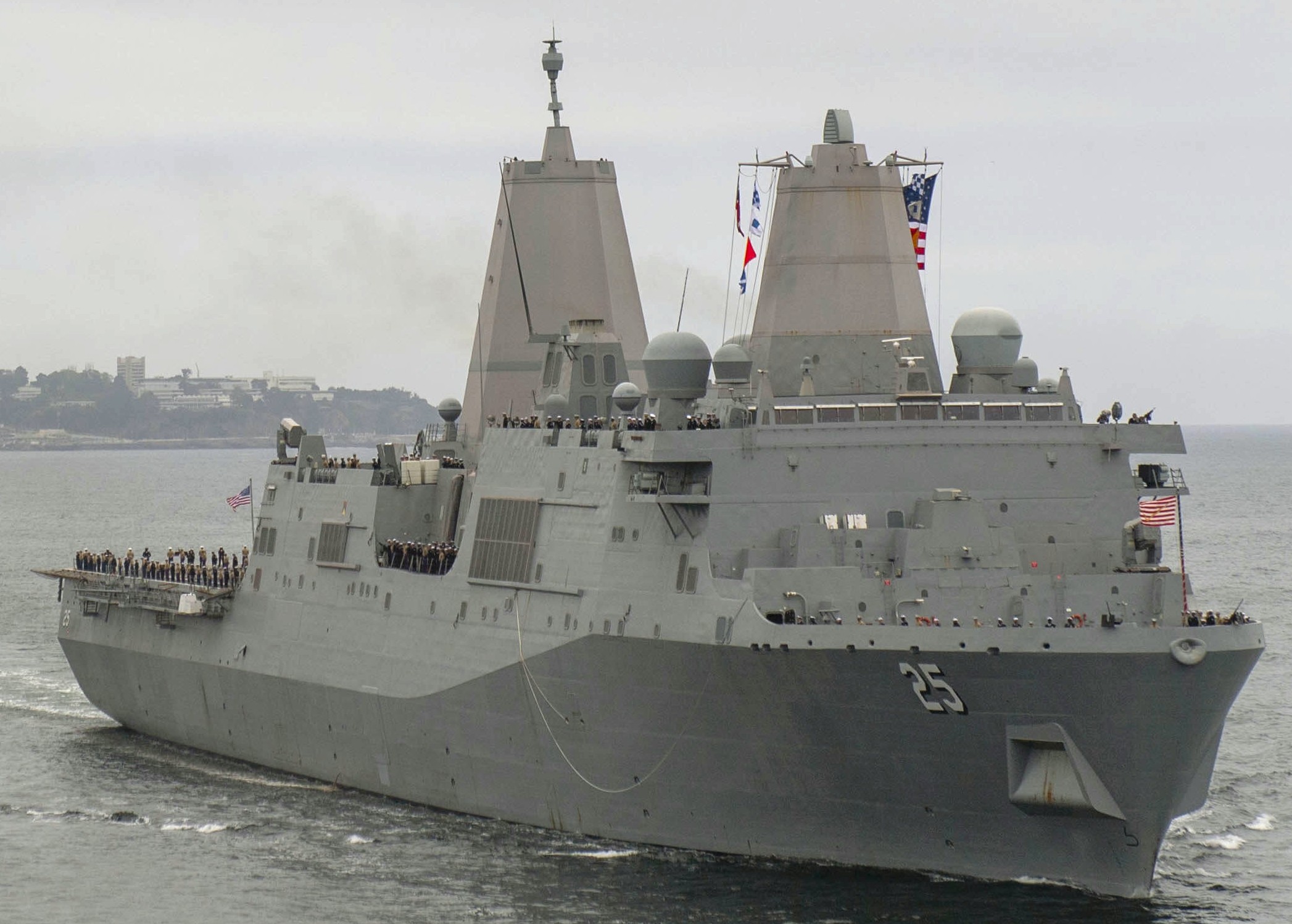 lpd-25 uss somerset san antonio class amphibious transport dock landing ship us navy valparaiso chile 10