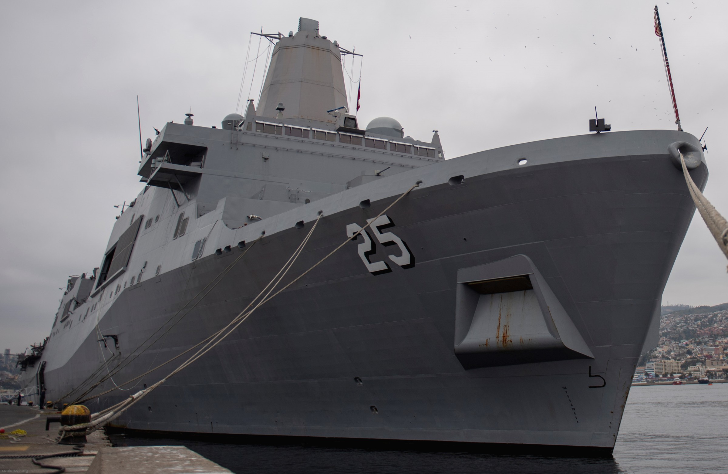 lpd-25 uss somerset san antonio class amphibious transport dock landing ship us navy valparaiso chile 12