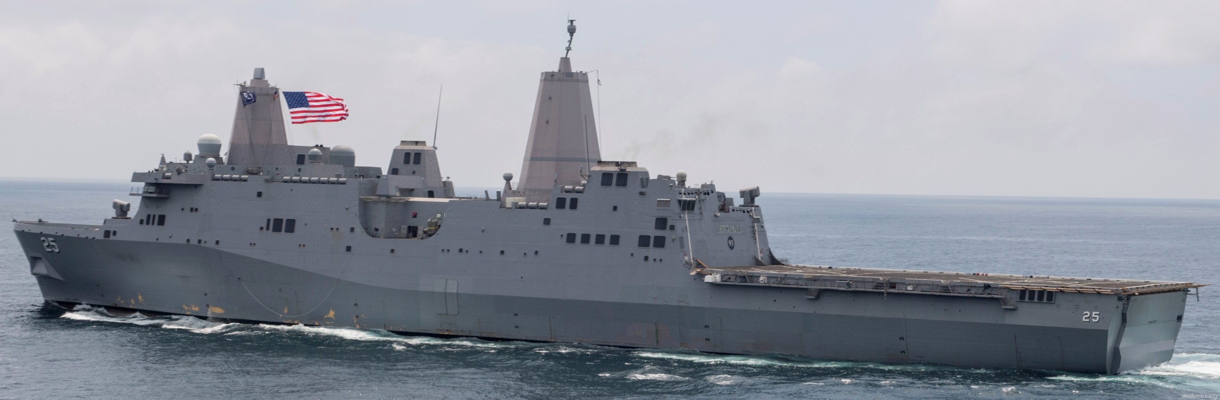 lpd-25 uss somerset san antonio class amphibious transport dock ship navy 15