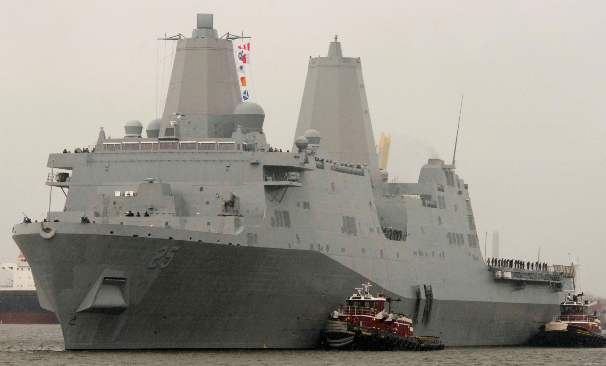 lpd-25 uss somerset san antonio class amphibious transport dock landing ship us navy philadelphia pennsylvania 37