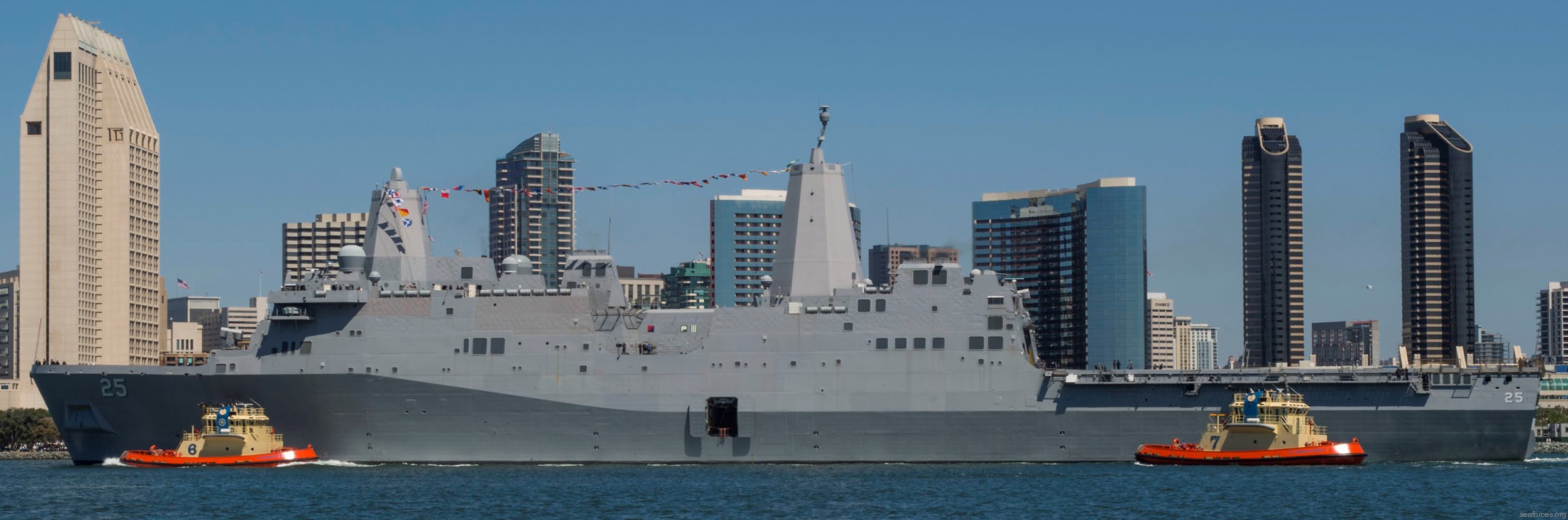 lpd-25 uss somerset san antonio class amphibious transport dock ship navy 44 fleet week san diego