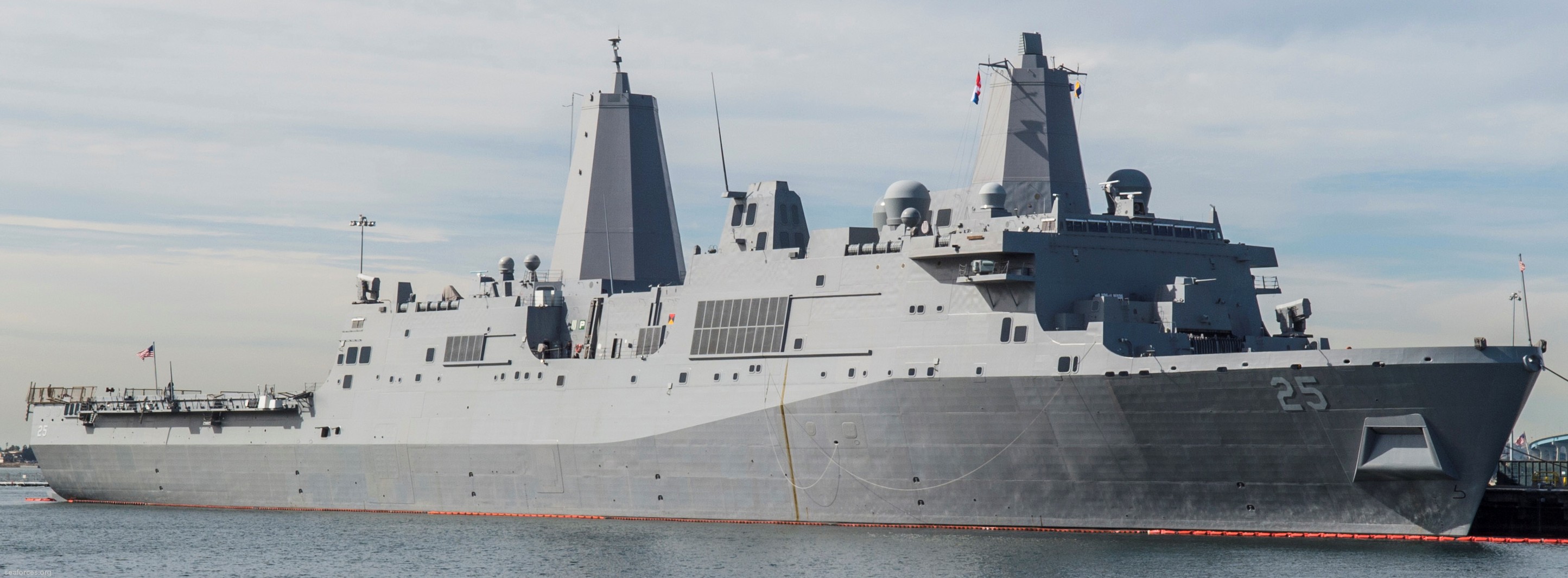 lpd-25 uss somerset san antonio class amphibious transport dock ship navy 45 naval base san diego