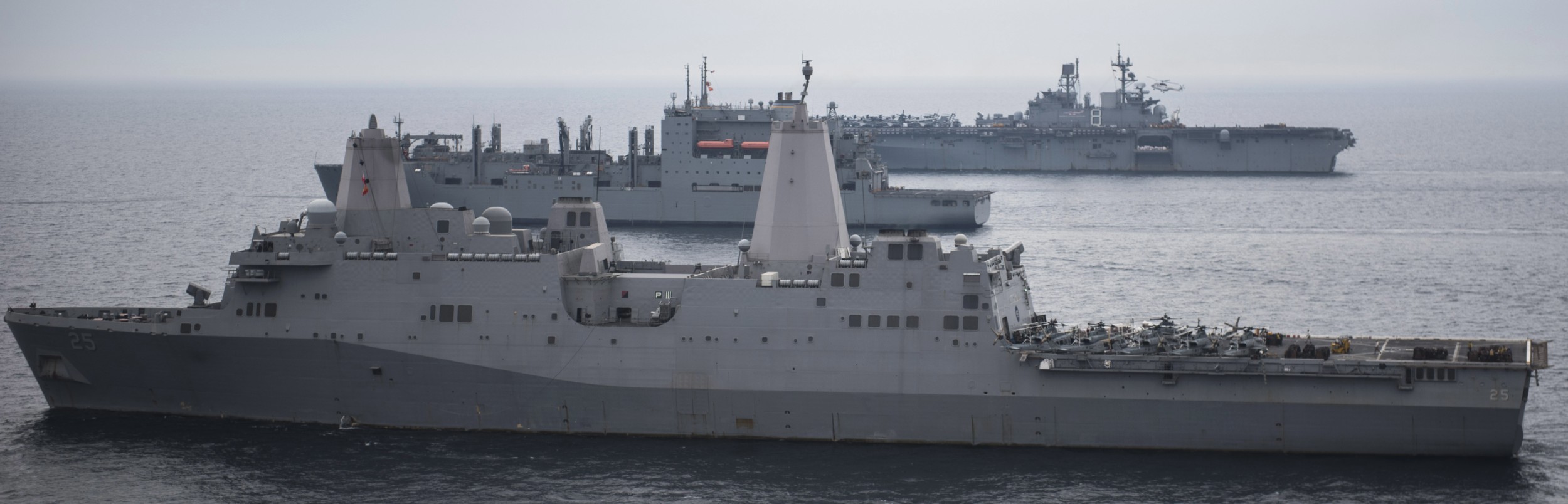 lpd-25 uss somerset san antonio class amphibious transport dock landing ship us navy 5th fleet aor 60