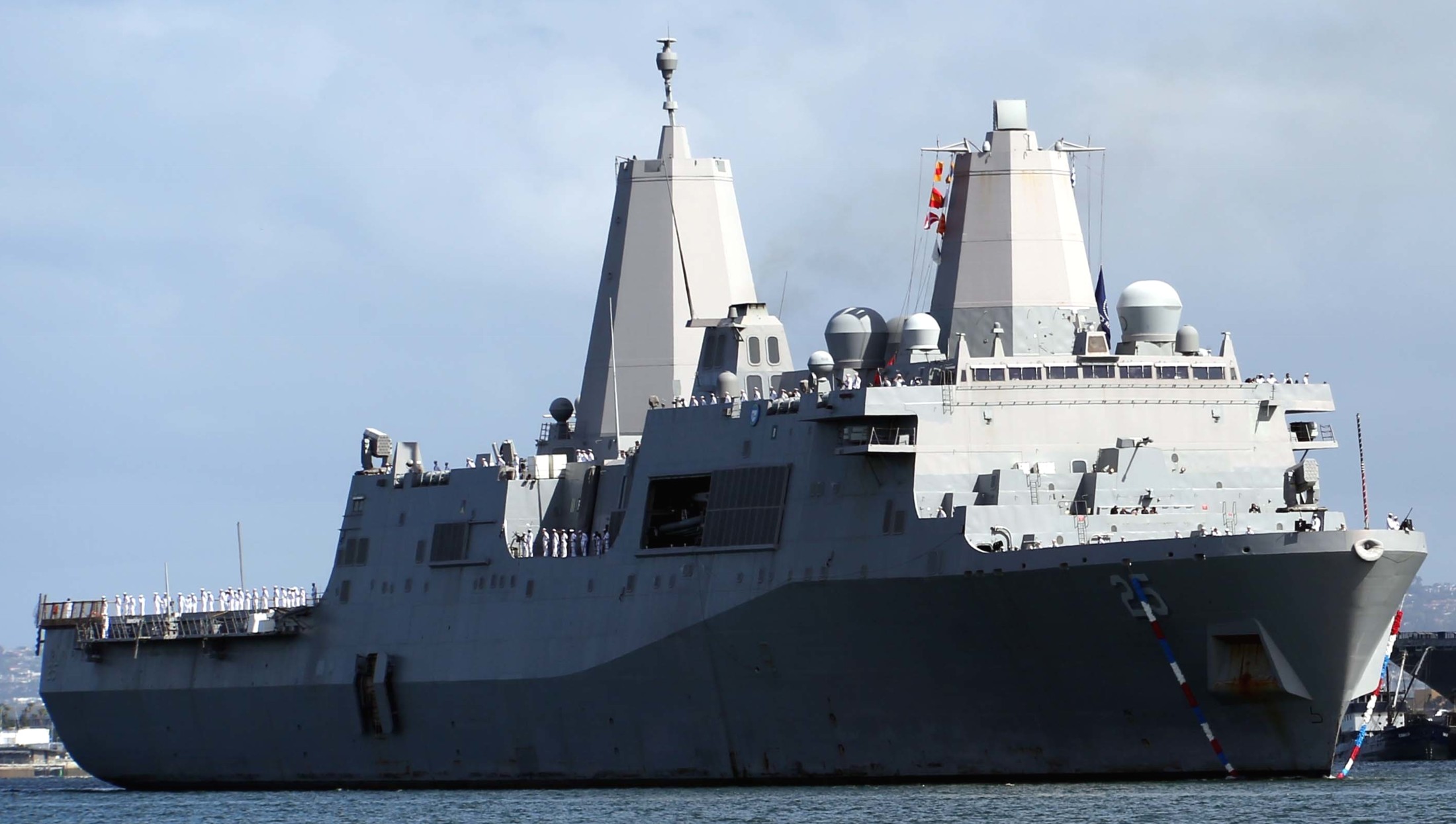 lpd-25 uss somerset san antonio class amphibious transport dock landing ship us navy naval base san diego california 62