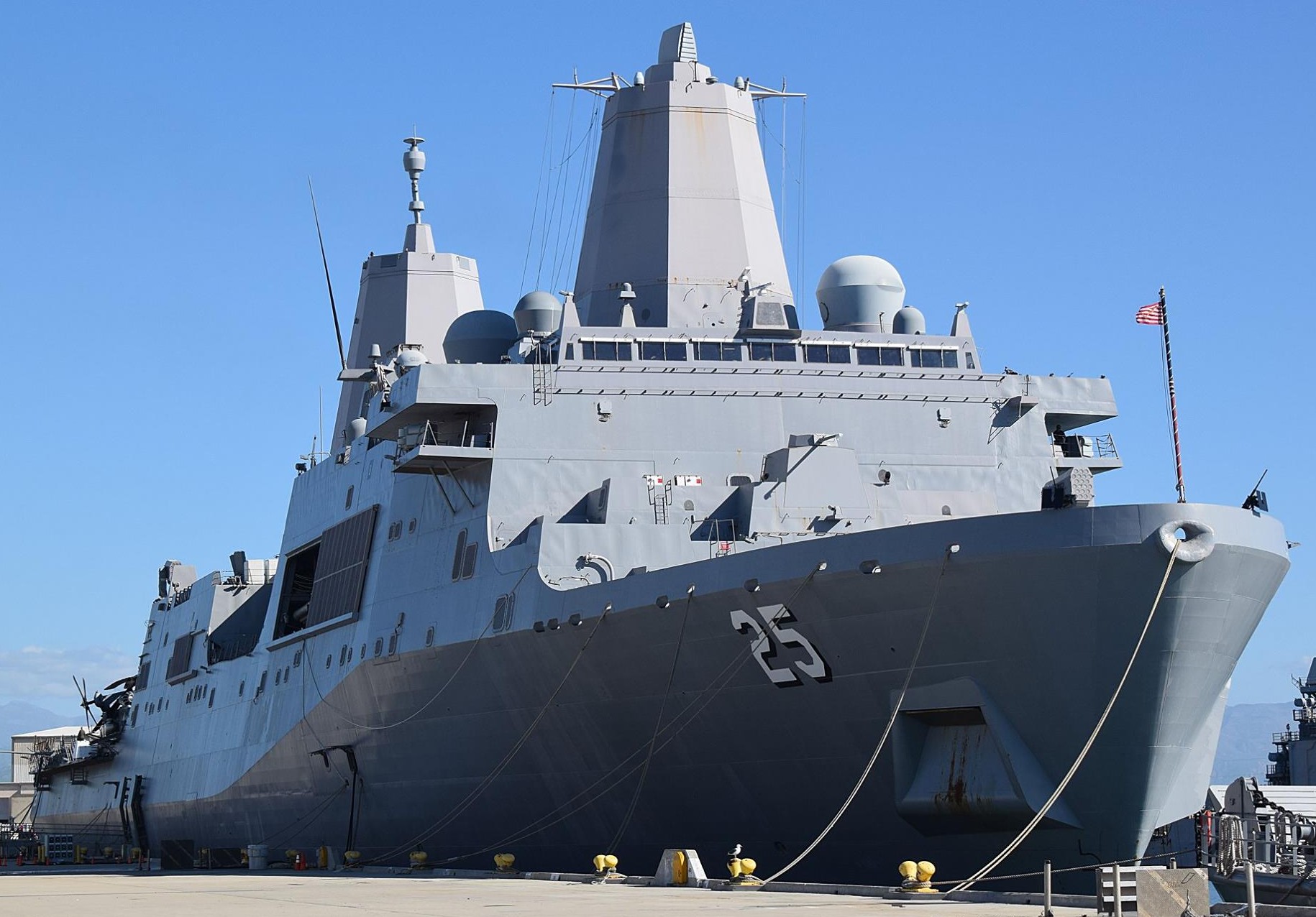 lpd-25 uss somerset san antonio class amphibious transport dock landing ship us navy port hueneme california 67