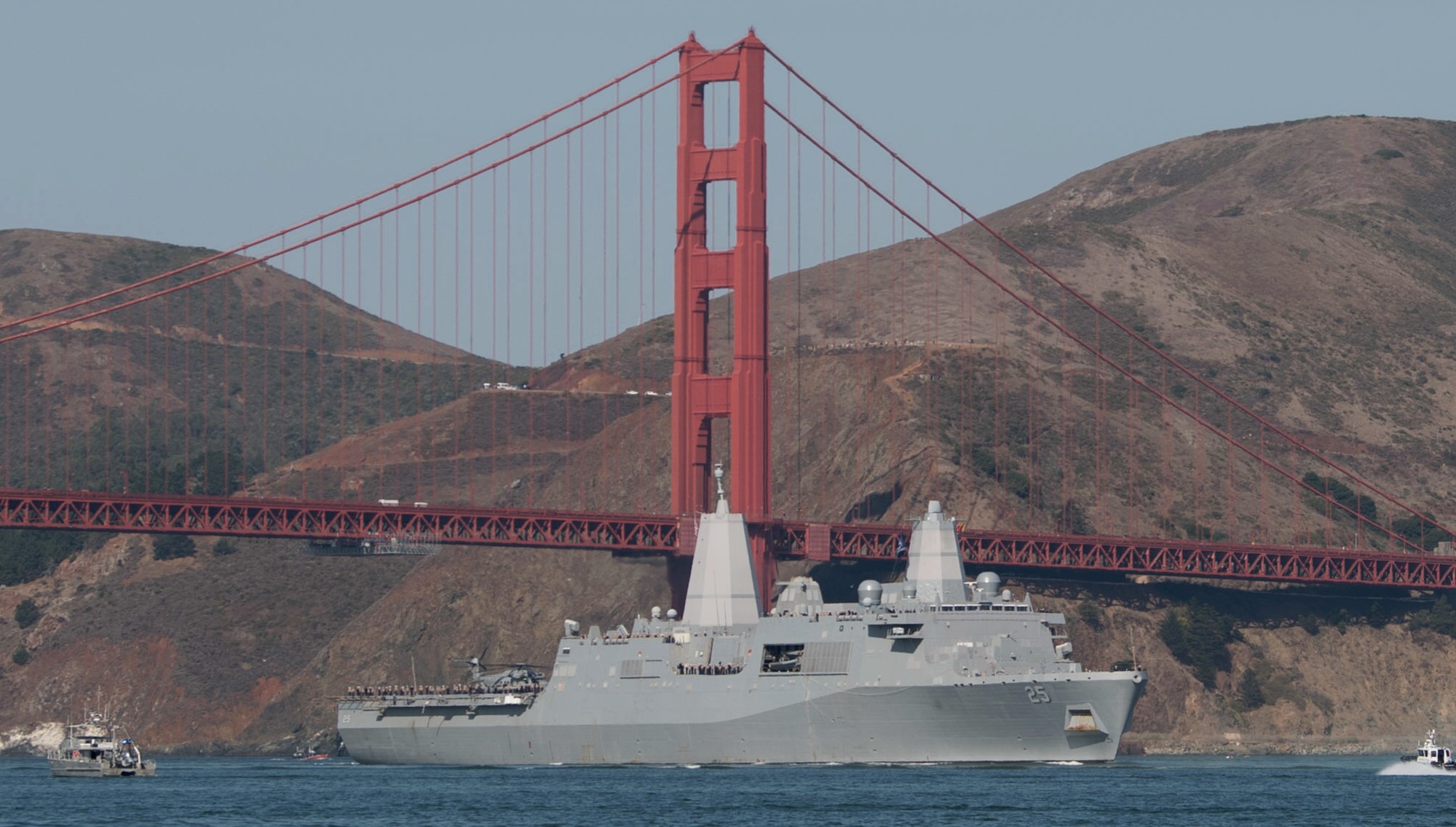 lpd-25 uss somerset san antonio class amphibious transport dock landing ship us navy san francisco fleet week 69