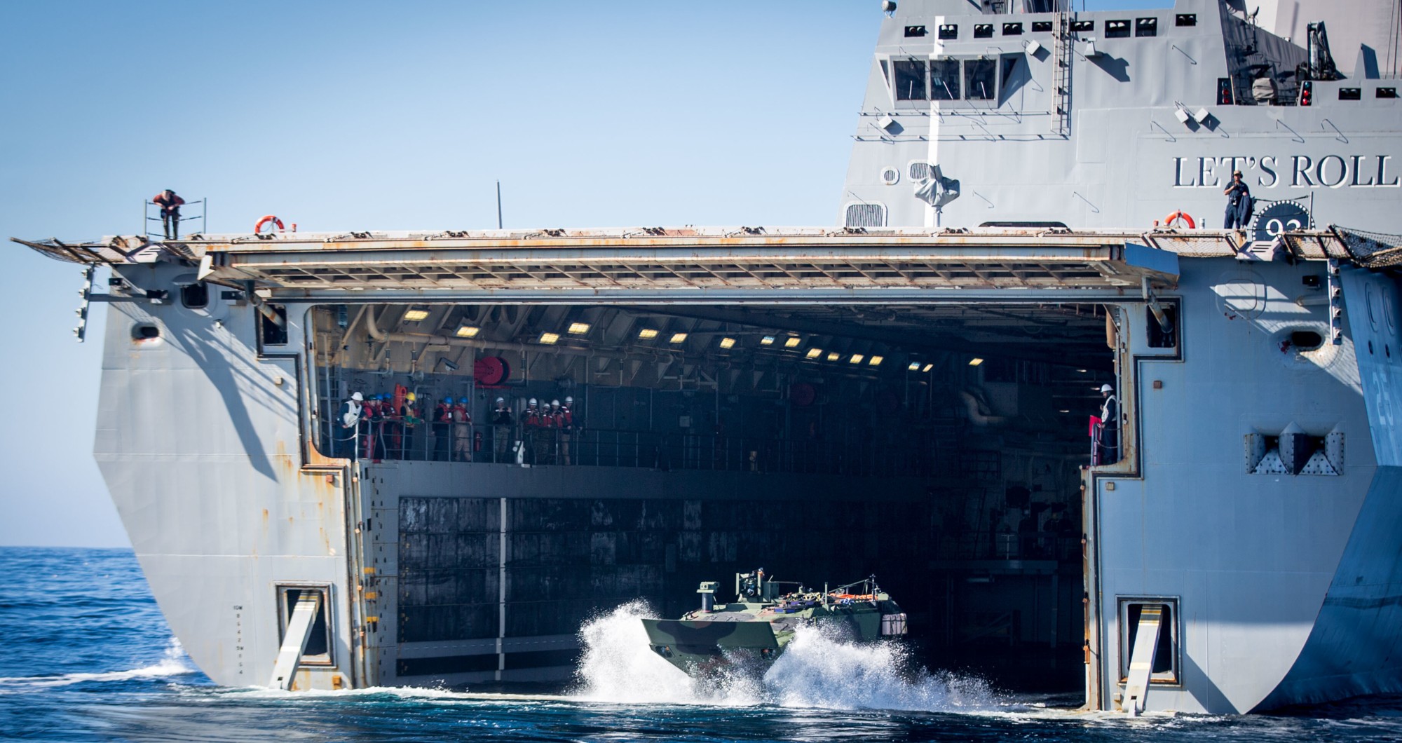 lpd-25 uss somerset san antonio class amphibious transport dock landing ship us navy well deck operations 70