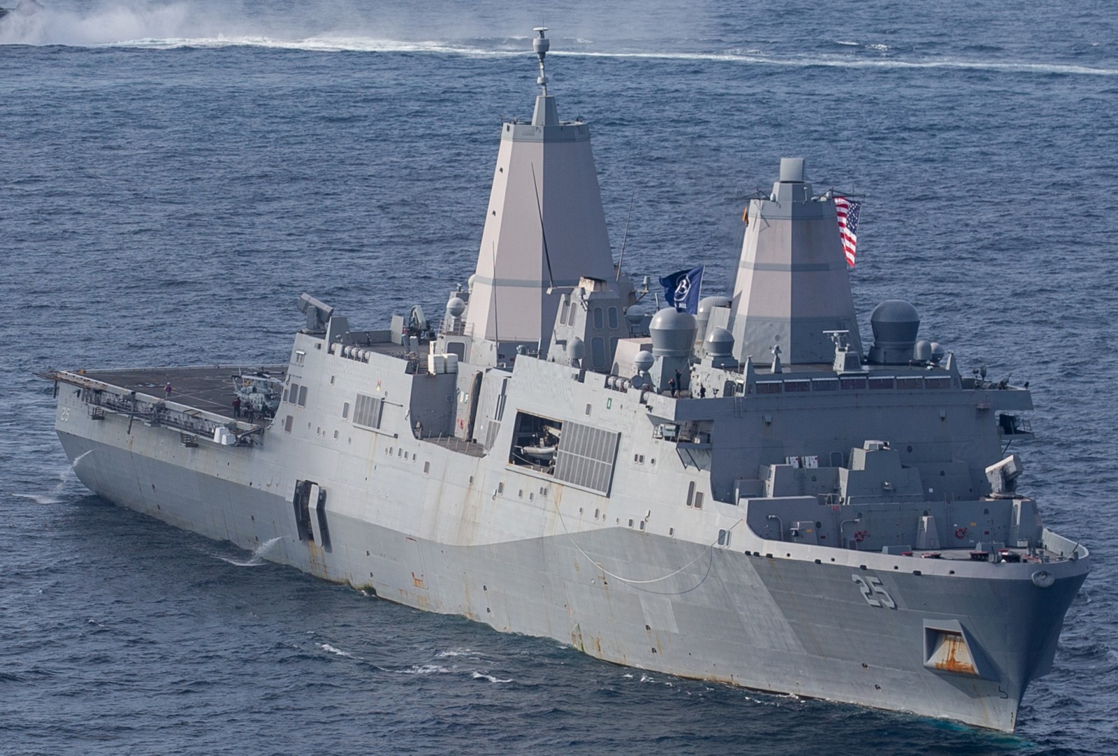 lpd-25 uss somerset san antonio class amphibious transport dock landing ship us navy south china sea 75