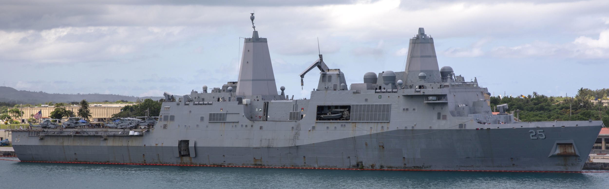 lpd-25 uss somerset san antonio class amphibious transport dock landing ship us navy apra harbor guam 85