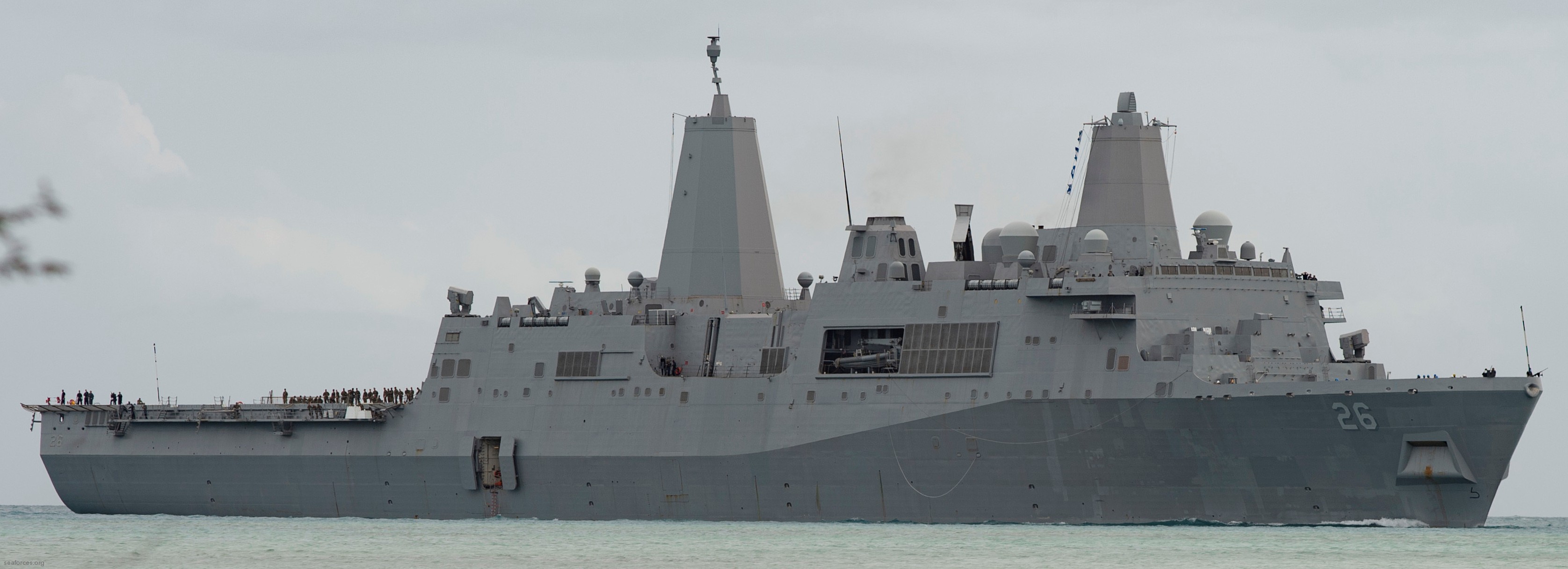 lpd-26 uss john p. murtha san antonio class amphibious transport dock ship navy 11 pearl harbor hawaii