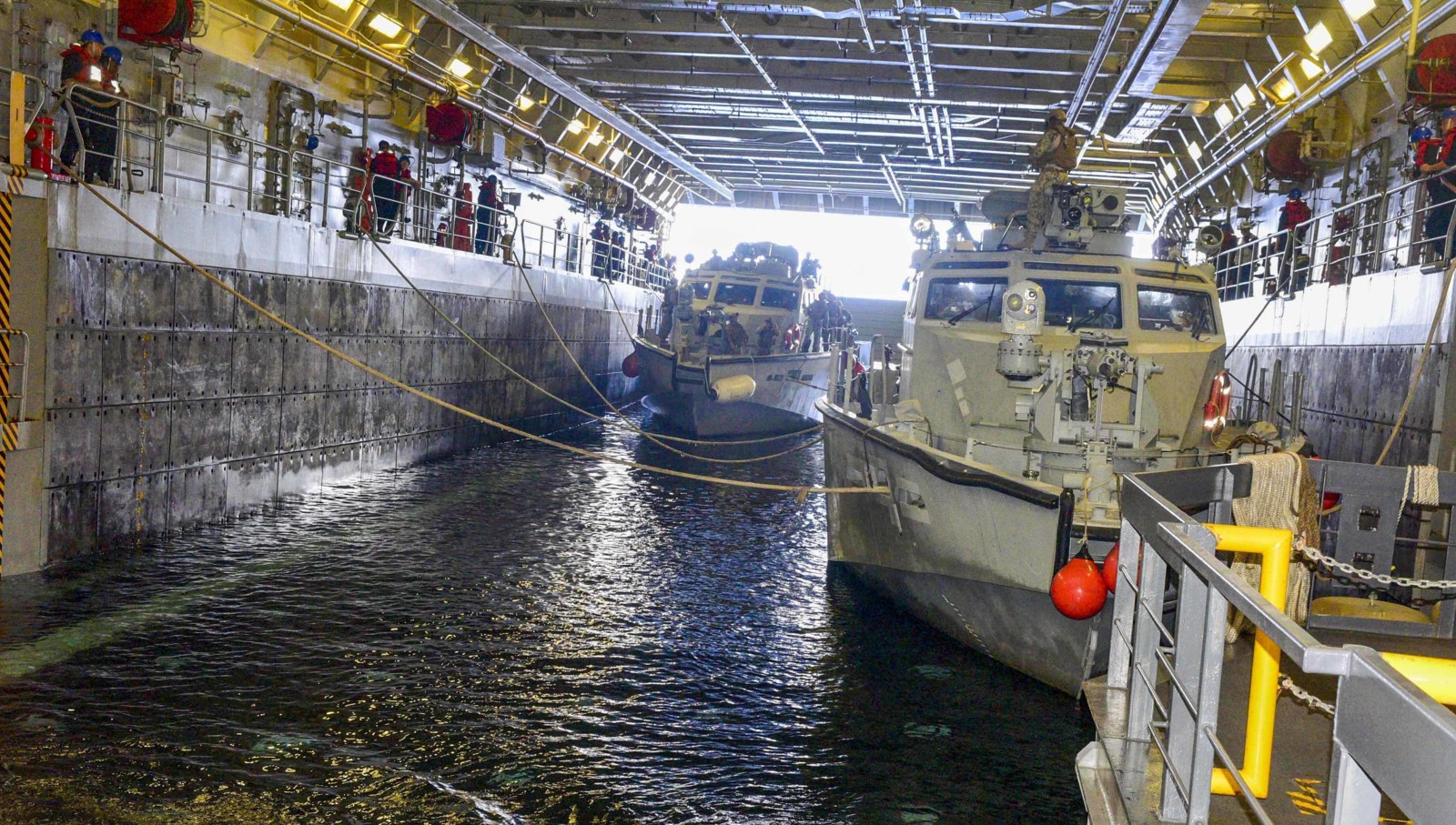 lpd-26 uss john p. murtha san antonio class amphibious transport dock landing ship us navy well deck 38