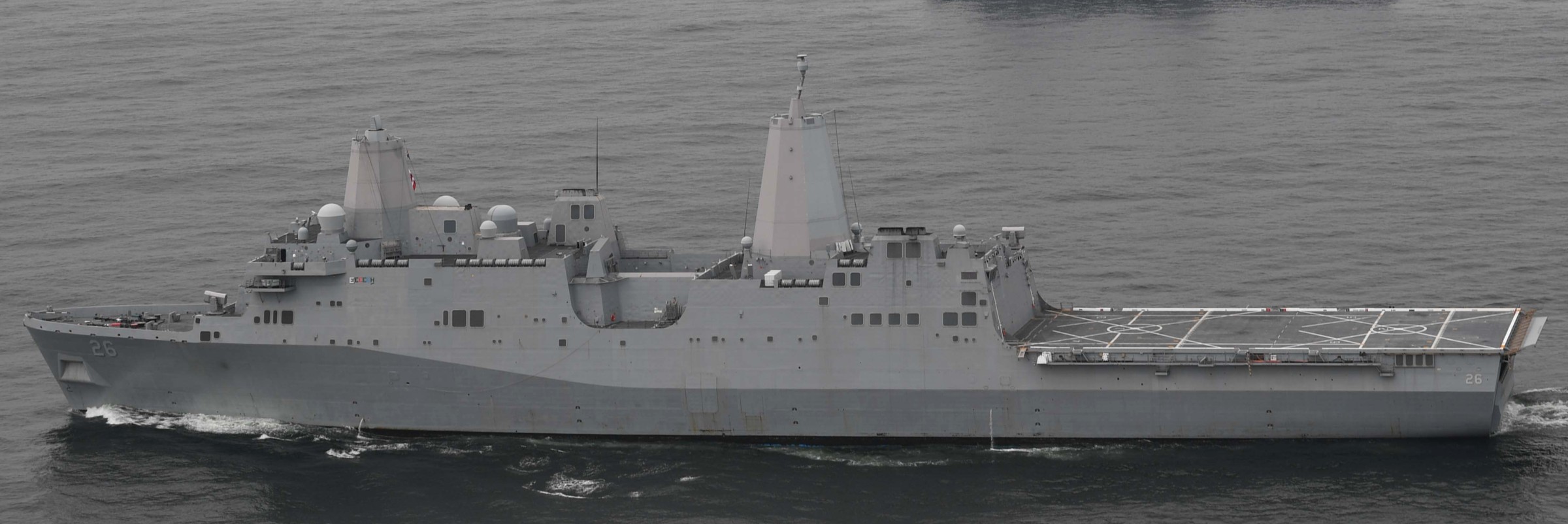 lpd-26 uss john p. murtha san antonio class amphibious transport dock landing ship us navy 40