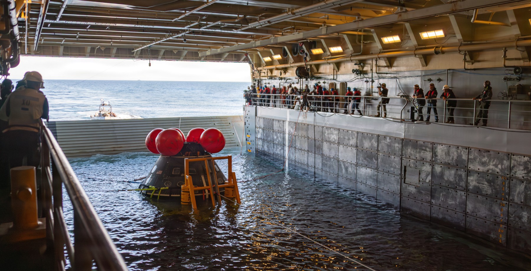 uss john p. murtha lpd-26 san antonio class amphibious transport dock landing ship nasa artemis recovery tests orion 2026 62