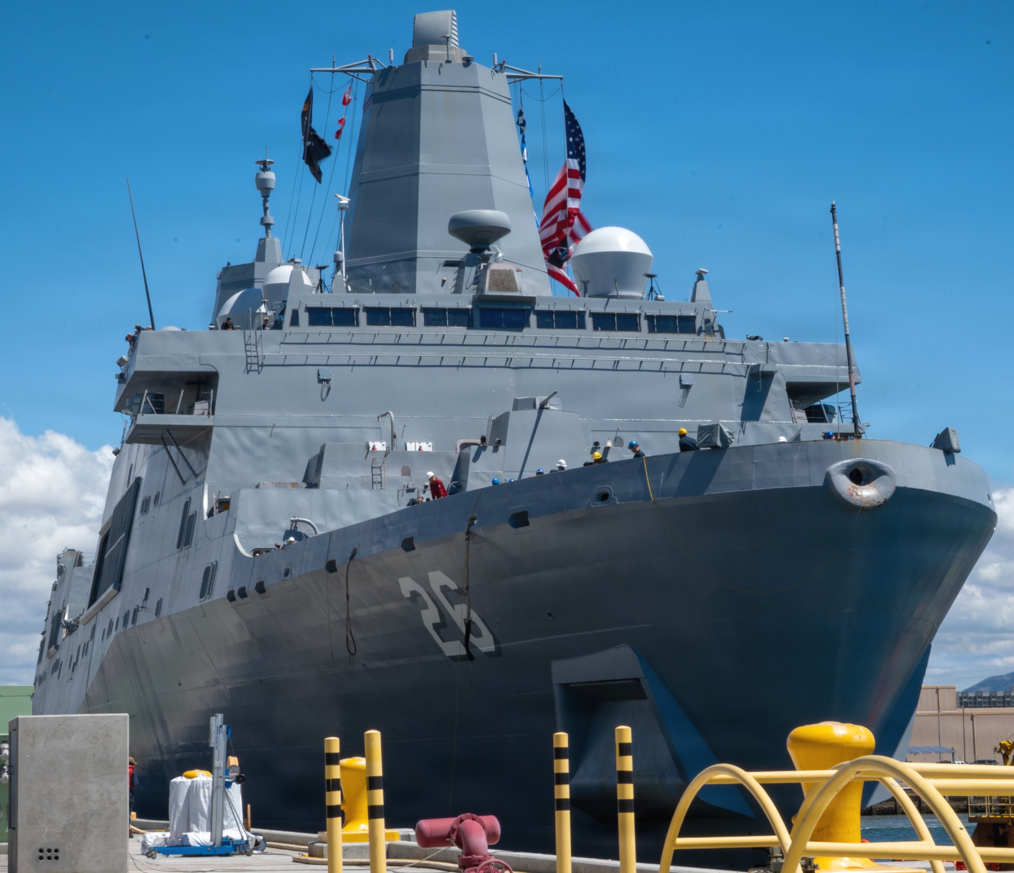 uss john p. murtha lpd-26 san antonio class amphibious transport dock landing ship returning san diego 2026 71