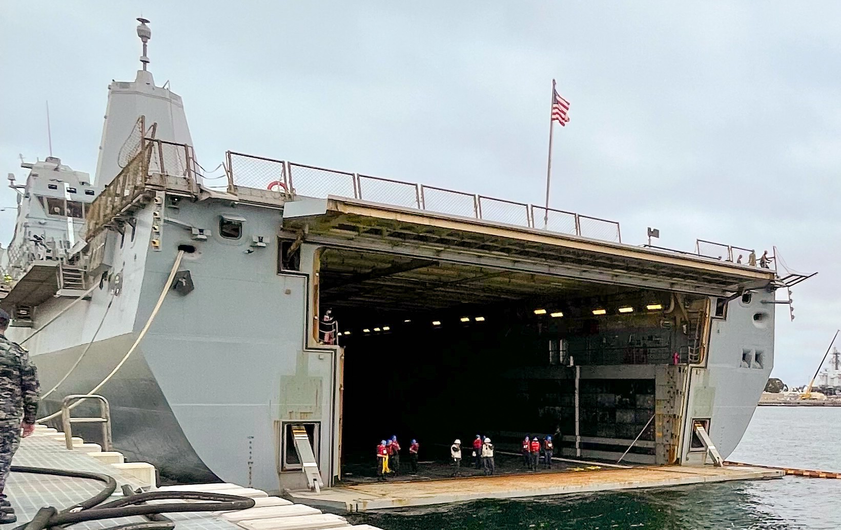 lpd-27 uss portland san antonio class amphibious transport dock landing ship us navy nas north island san diego 40