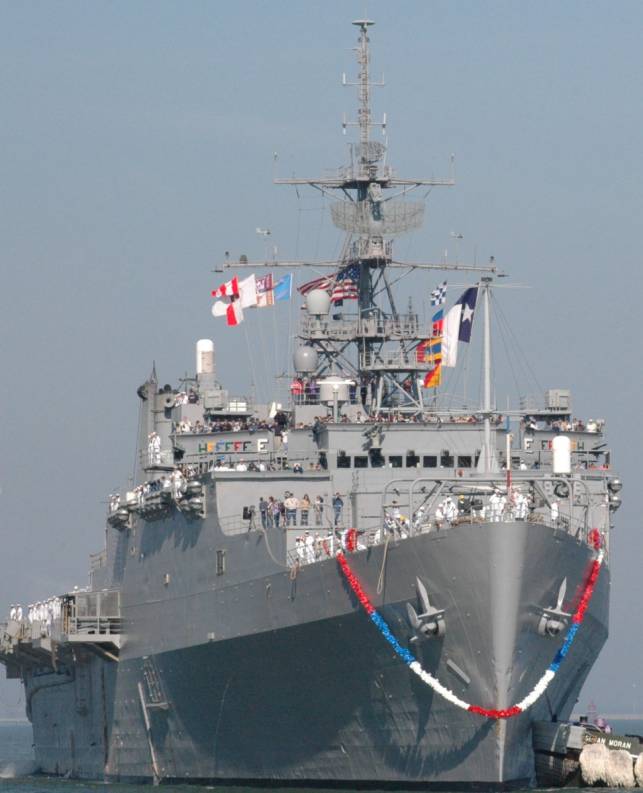 LPD-4 USS Austin class amphibious transport dock landing ship Norfolk Virginia US Navy