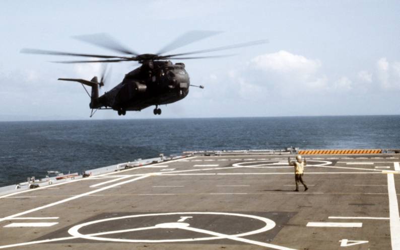 LPD-6 USS Duluth MH-53E Sea Dragon HM-15 1993