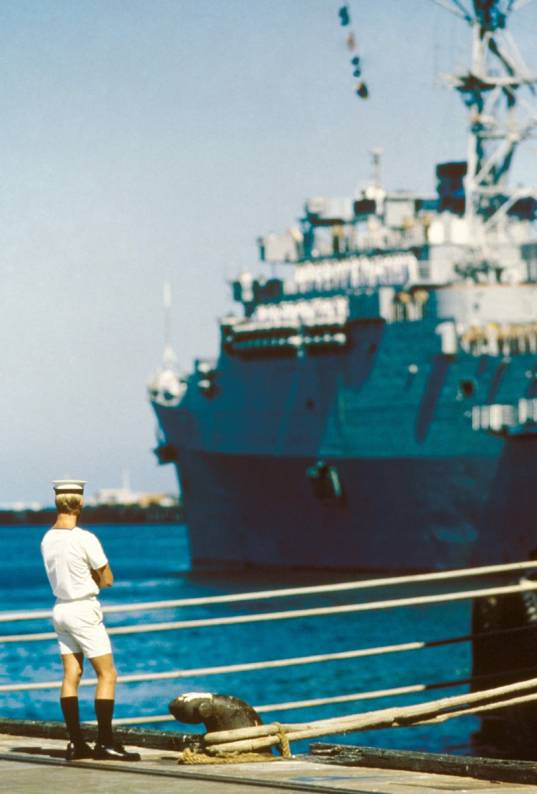 LPD-7 USS Cleveland Perth Australia 1986