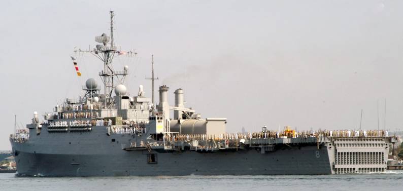 LPD-8 USS Dubuque