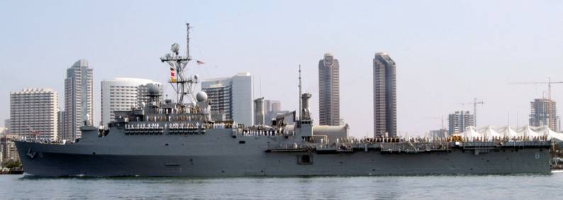 LPD-8 USS Dubuque